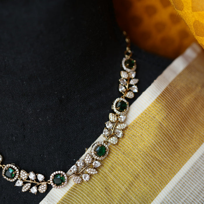 Victorian green stone short necklace with earrings V13019