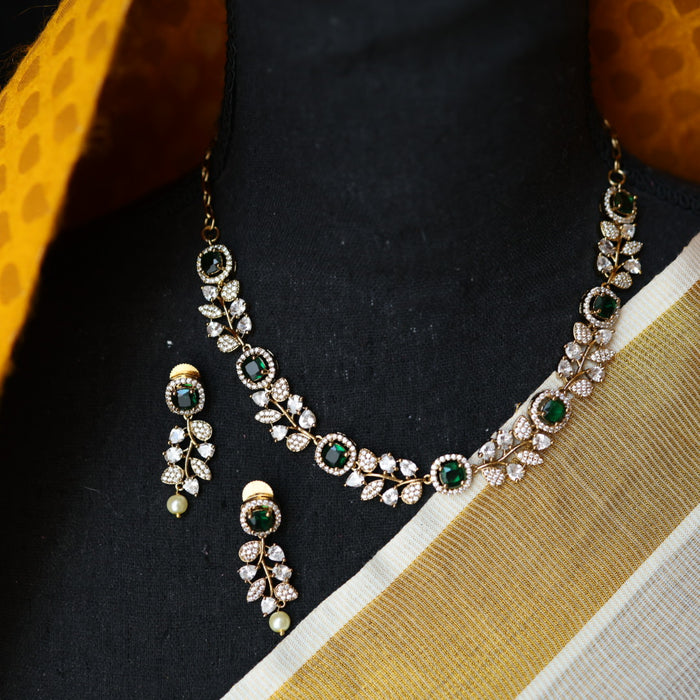 Victorian green stone short necklace with earrings V13019