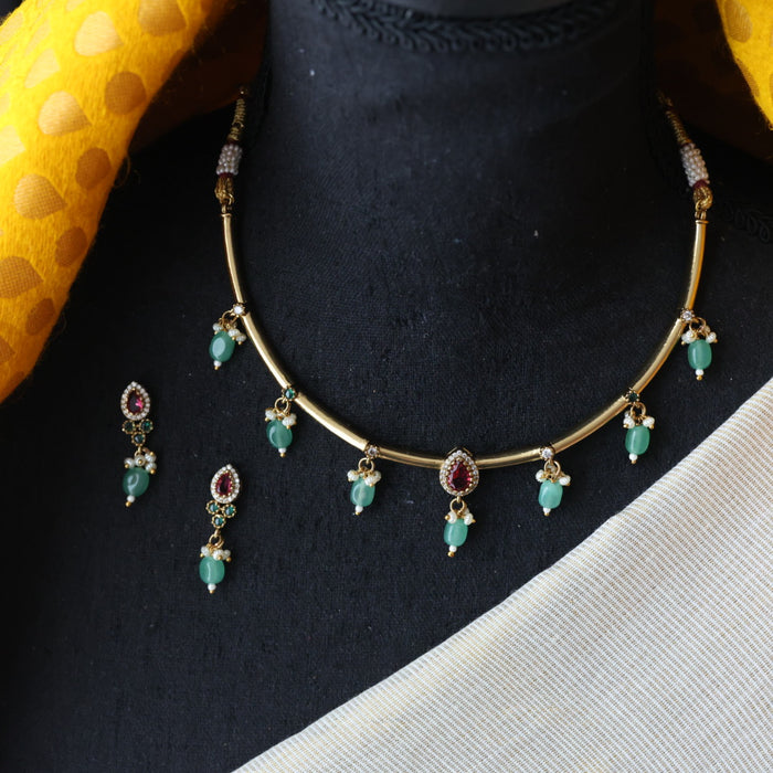 Antique green bead short necklace with earrings S1B1688