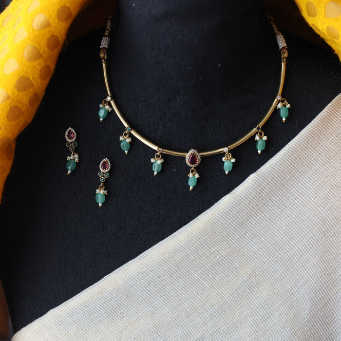 Antique green bead short necklace with earrings S1B1688