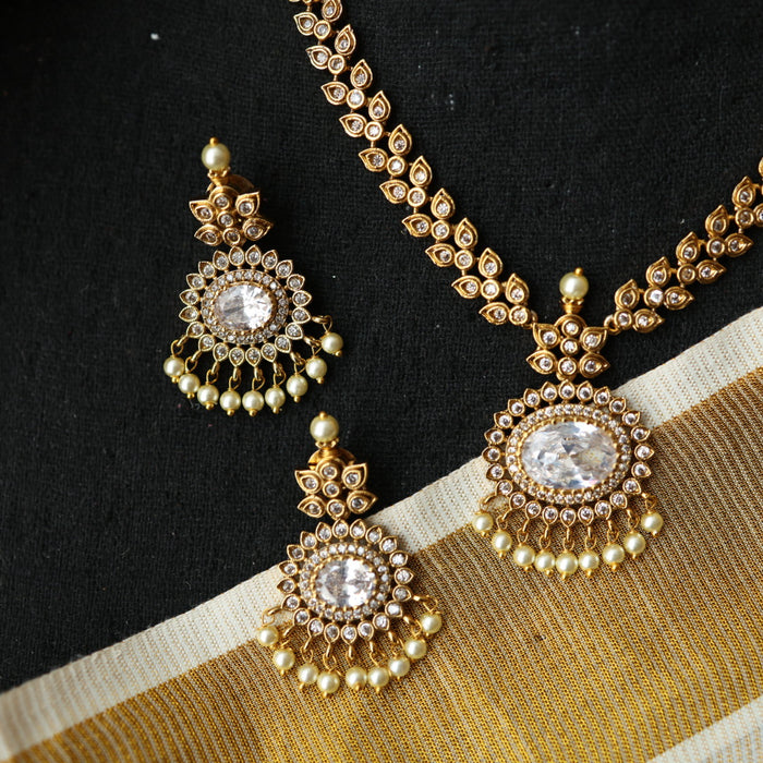 Antique white stone short necklace with earrings TTS4600