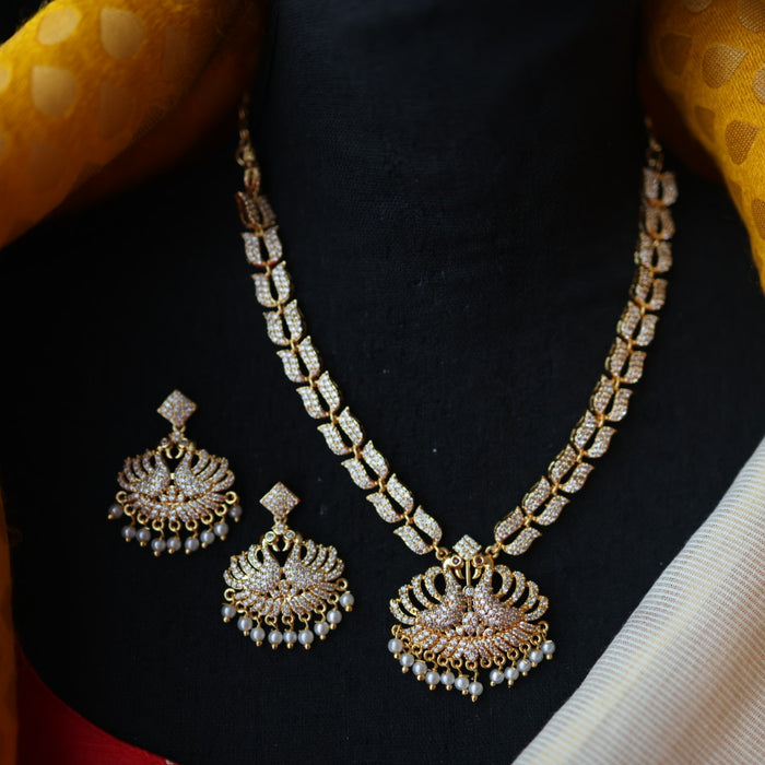 Heritage gold plated ruby white stone short necklace set with earrings H8623