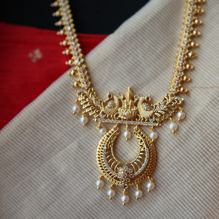 Heritage gold plated white stone long necklace with earrings HL5713