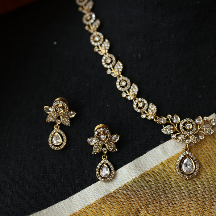 Antique white stone short necklace with earrings TTS46024