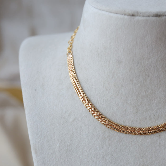 Heritage gold plated short necklace H3222