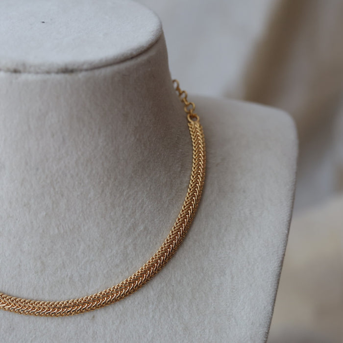 Heritage gold plated short necklace H3222