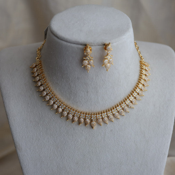 Heritage gold plated white stone mango necklace H7688