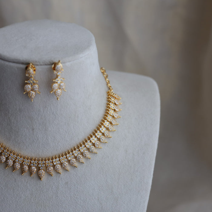 Heritage gold plated white stone mango necklace H7688