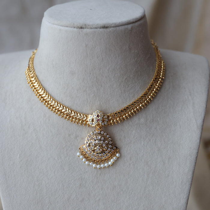 Heritage gold plated white stone short necklace H9116