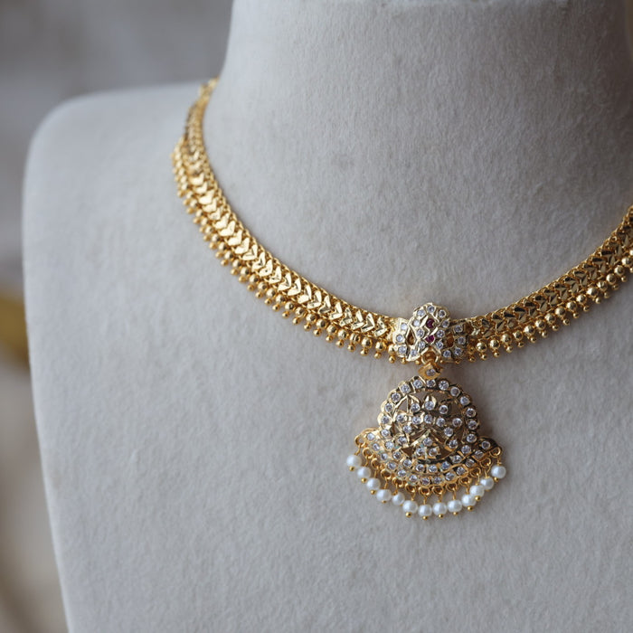 Heritage gold plated white stone short necklace H9116