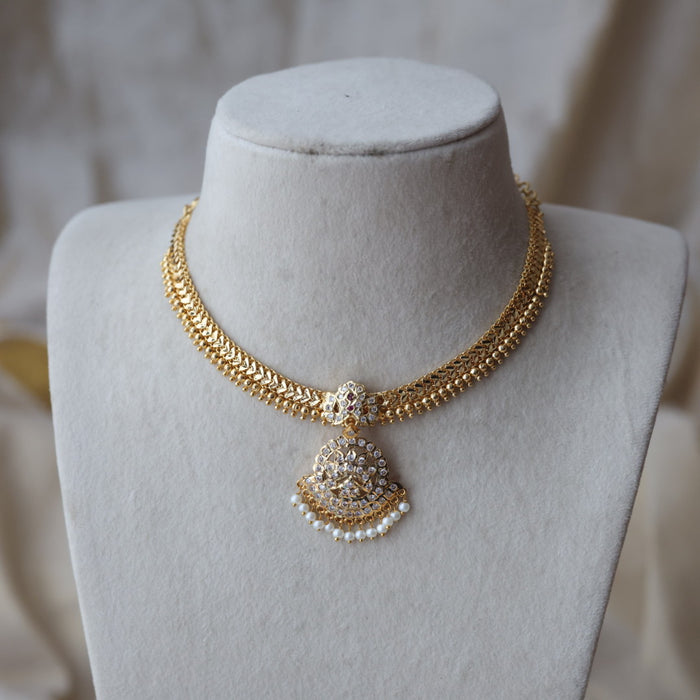 Heritage gold plated white stone short necklace H9116