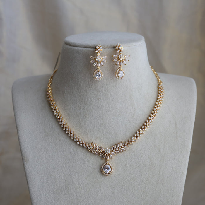 Heritage gold plated white stone short necklace with earrings H7688