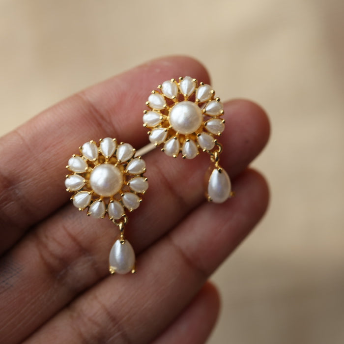 Heritage pearl studd earrings HS456
