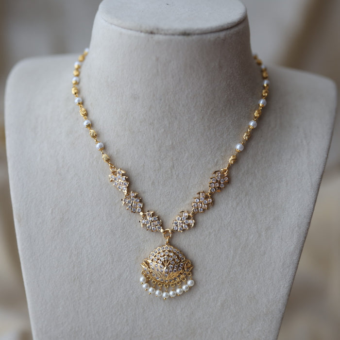 Heritage gold plated simple short necklace H346