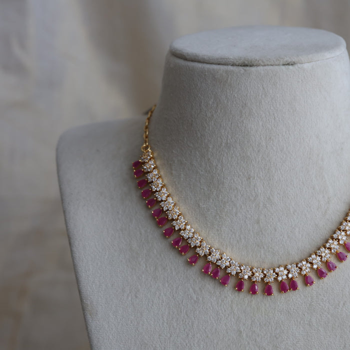 Heritage gold plated ruby white stone short necklace H7688