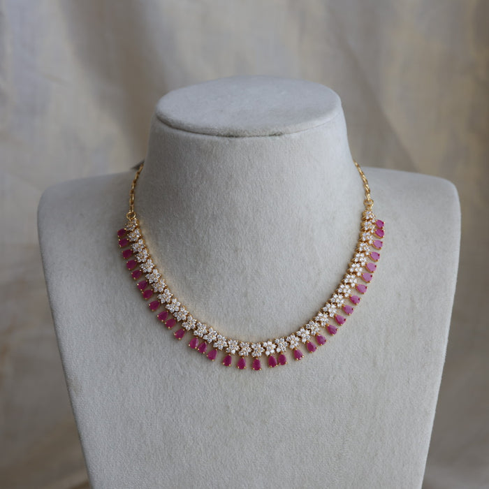 Heritage gold plated ruby white stone short necklace H7688