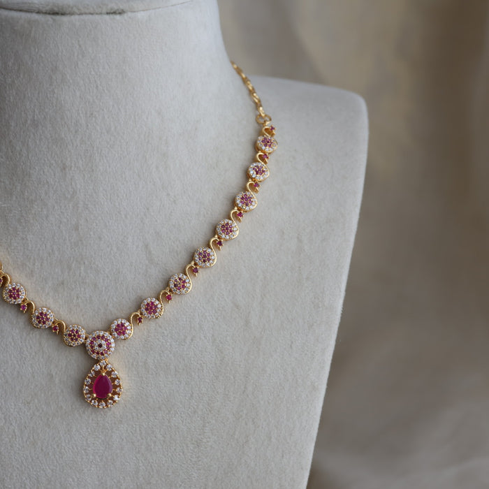 Heritage gold plated ruby white stone short necklace H1833