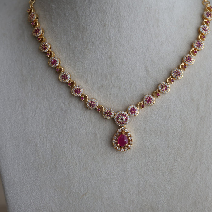 Heritage gold plated ruby white stone short necklace H1833