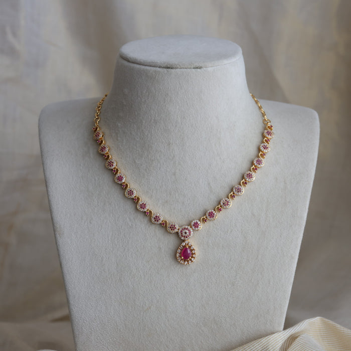 Heritage gold plated ruby white stone short necklace H1833