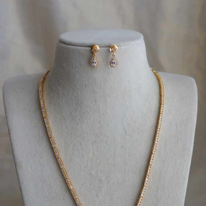 Heritage gold plated white stone long necklace with earrings H2221