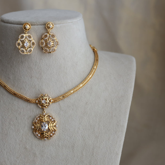 Heritage gold plated white stone short necklace with earrings H082321