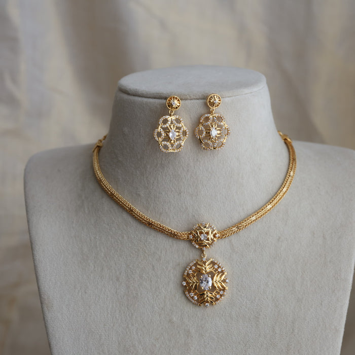 Heritage gold plated white stone short necklace with earrings H082321