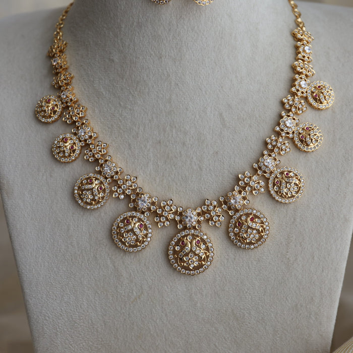 Heritage gold plated white stone short necklace H2333