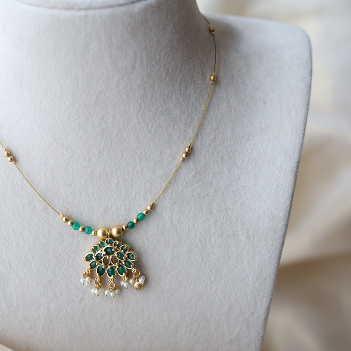 Antique green stone invisible necklace IN1056