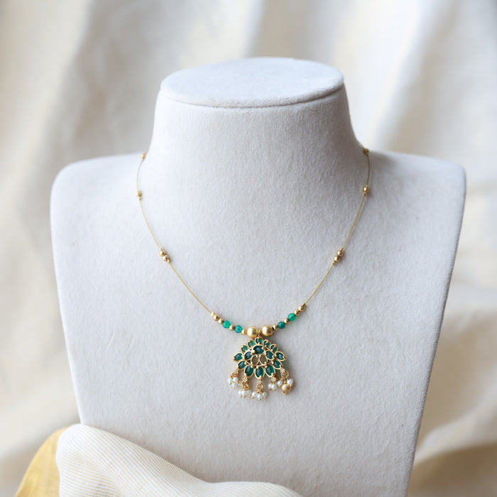 Antique green stone invisible necklace IN1056