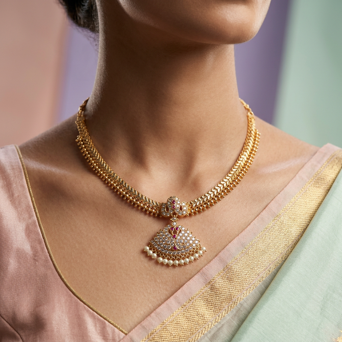 Heritage gold plated ruby white stone short necklace H489
