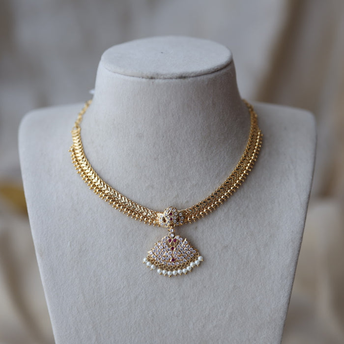 Heritage gold plated ruby white stone short necklace H489