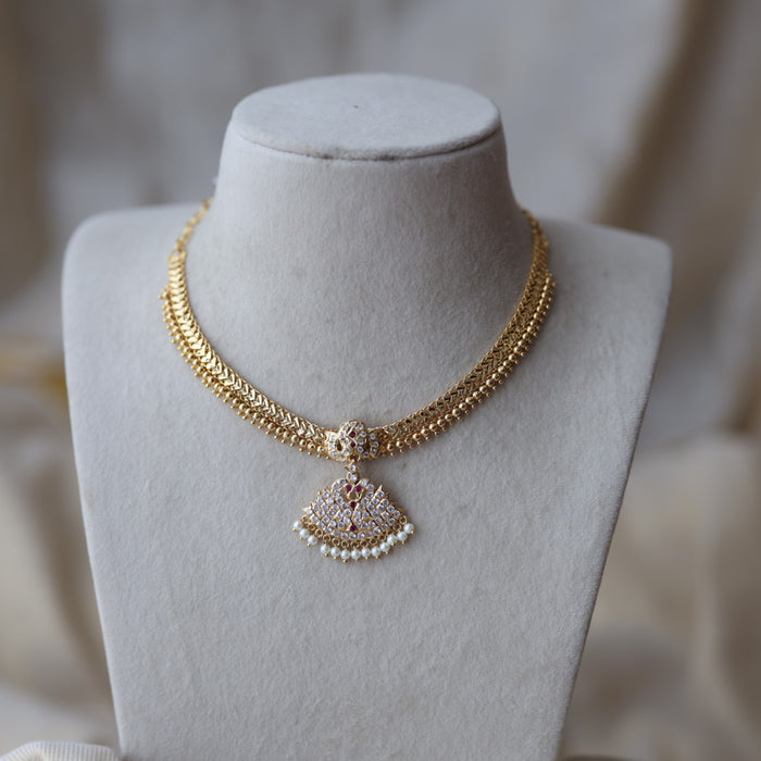 Heritage gold plated ruby white stone short necklace H489