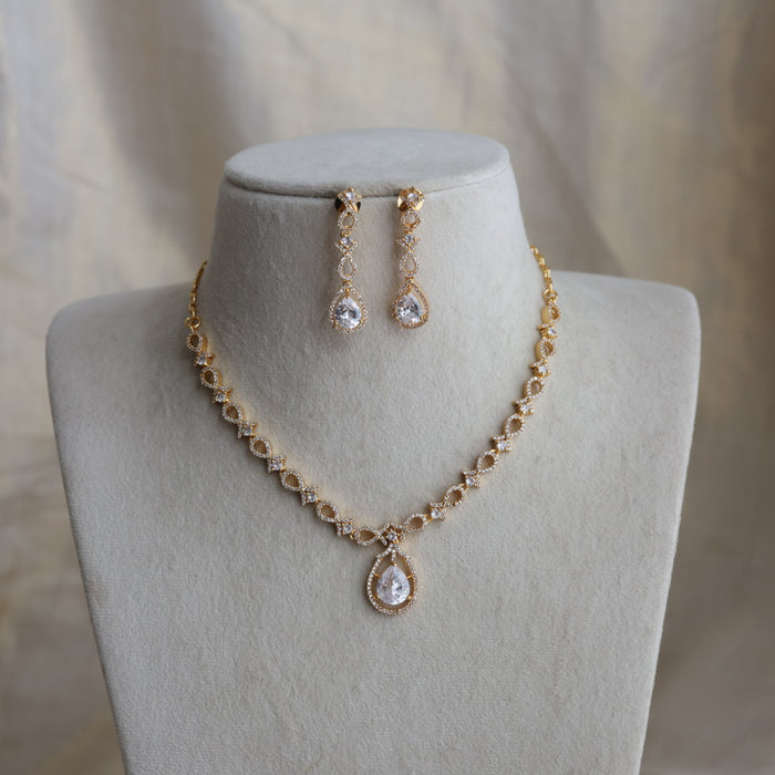 Heritage gold plated white stone short necklace with earrings H2333
