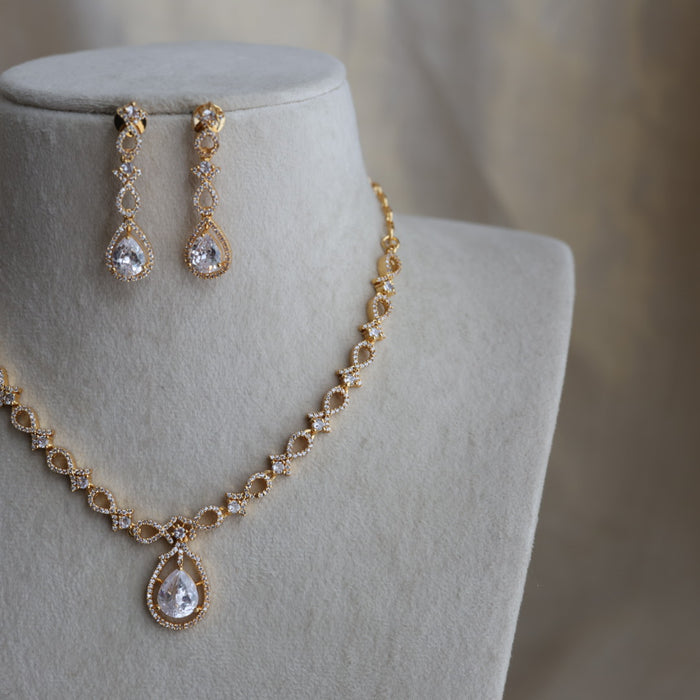 Heritage gold plated white stone short necklace with earrings H2333