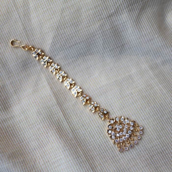 Heritage gold plated white stone tikka TH2426