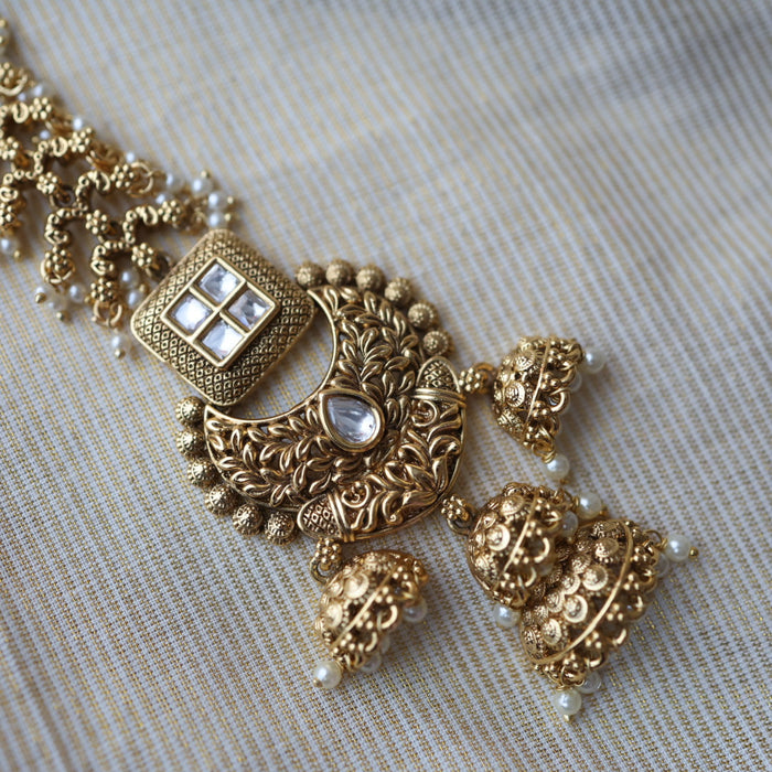 Antique gold and pearl design pearl tikka TA4778