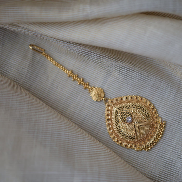 Heritage gold plated white stone tikka TH9000