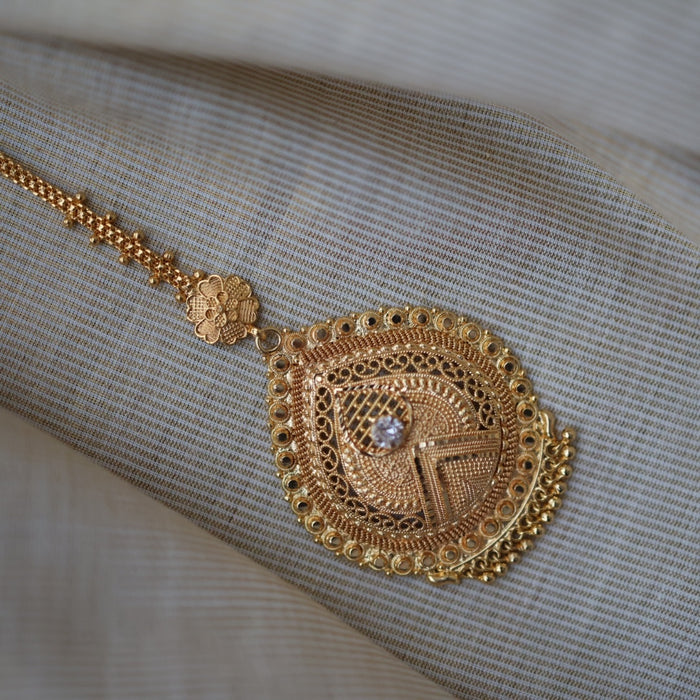 Heritage gold plated white stone tikka TH9000