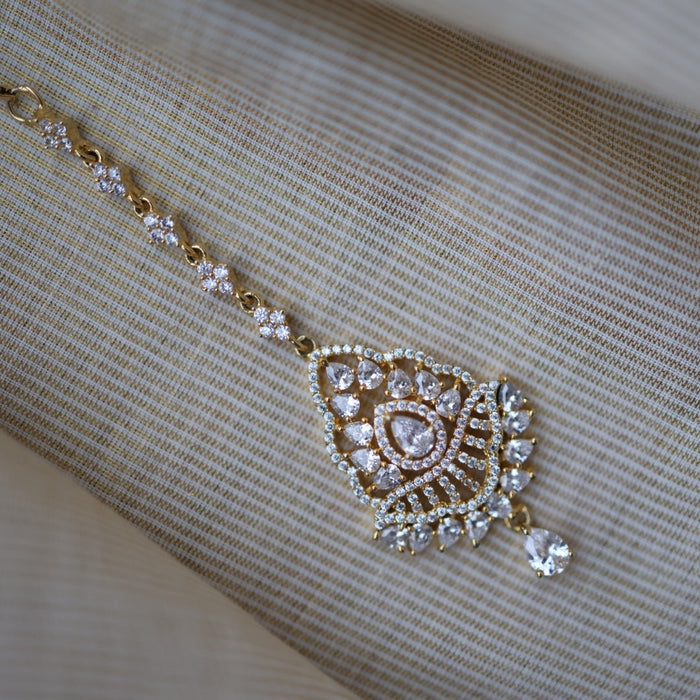 Heritage gold plated white stone tikka TH34908