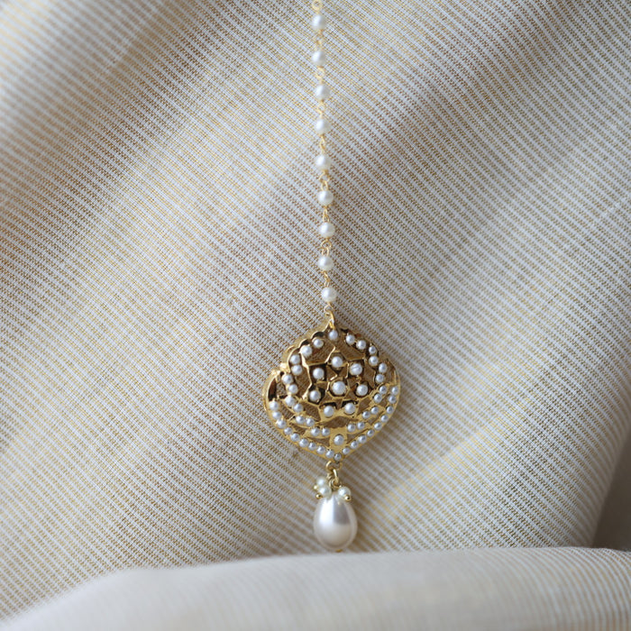 Heritage gold plated pearl maang tikka TH347
