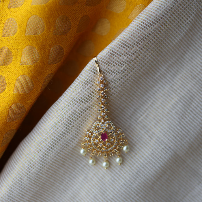 Heritage gold plated white and ruby stone tikka TH2579