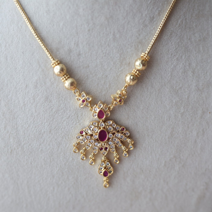 Heritage gold plated ruby white stone short necklace H1762