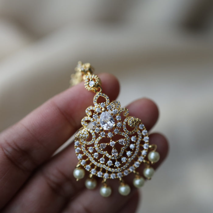 Heritage gold plated white stone tikka TH540