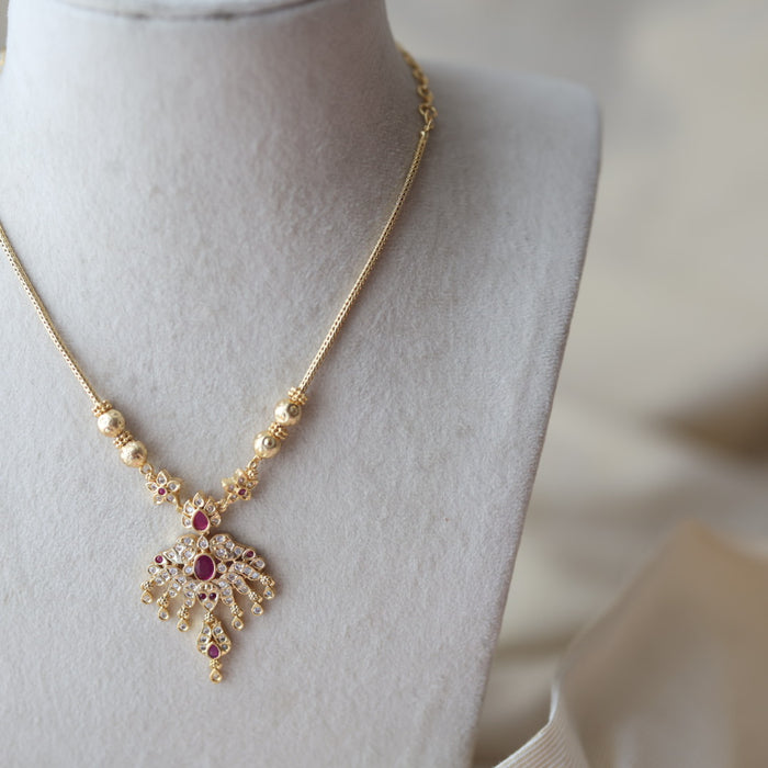 Heritage gold plated ruby white stone short necklace H1762