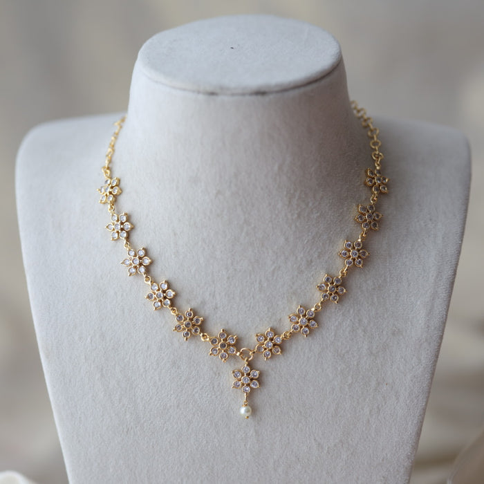 Heritage gold plated white short necklace set H799