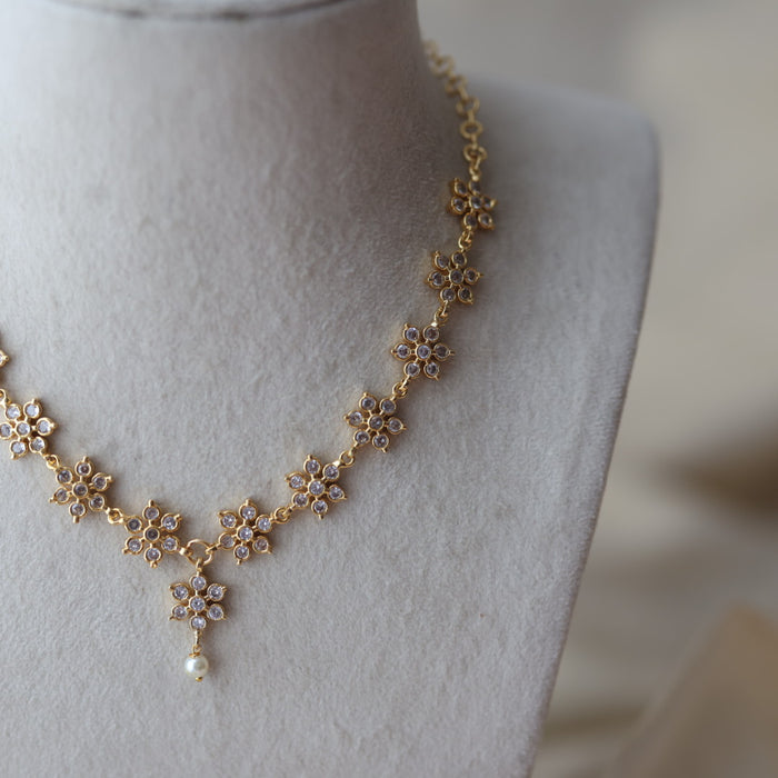 Heritage gold plated white short necklace set H799