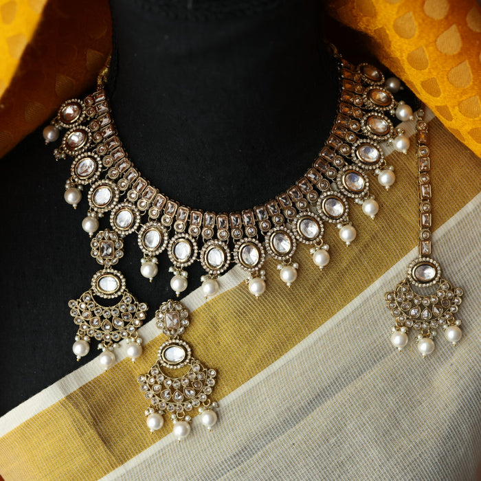 Trendy white stone short necklace and earrings TW302