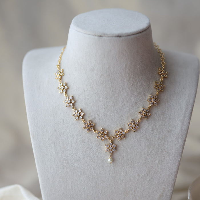 Heritage gold plated white short necklace set H799