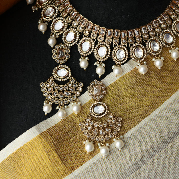 Trendy white stone short necklace and earrings TW302