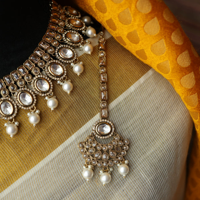 Trendy white stone short necklace and earrings TW302